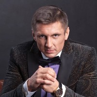 Олег Сухов
